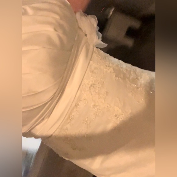 Mary’s Bridal Wedding Gown (3layer) size 20 will negotiate price. - Picture 12 of 15